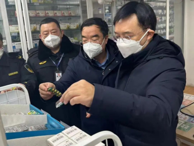 魏洪濤帶隊(duì)開展節(jié)前藥械市場(chǎng)安全檢查，重點(diǎn)聚焦醫(yī)用口罩零售監(jiān)管