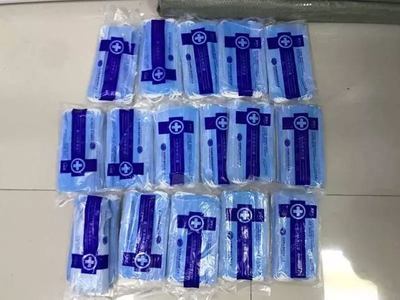 假口罩高價(jià)兜售藥房 貪欲之下，誰在傷害抗疫防線？